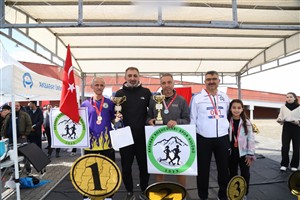 Aksaray Üniversitesinde Cumhuriyet Bayramı coşkusu koşuyla taçlandı